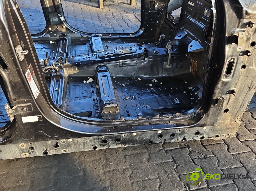 Bmw X6 E71 2007–2014 3.0d 306KM automatic 225 kW 2993 cm3 5- práh pravý  (Karoserie ostatní)