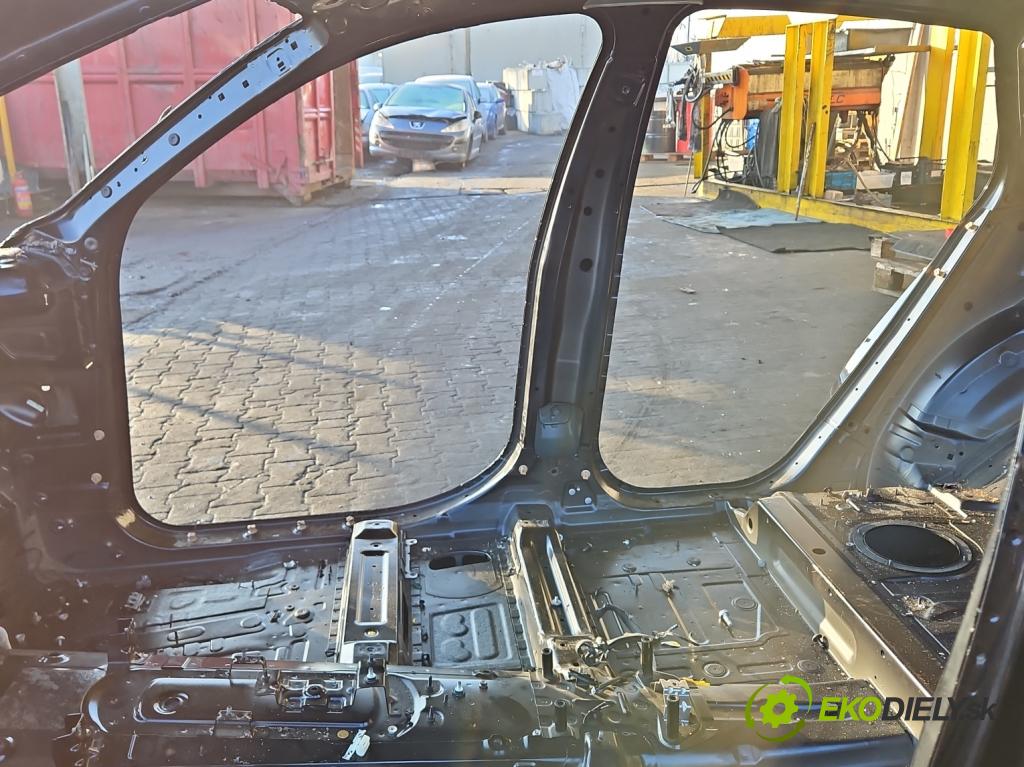 Bmw X6 E71 2007–2014 3.0d 306KM automatic 225 kW 2993 cm3 5- práh pravý  (Karoserie ostatní)