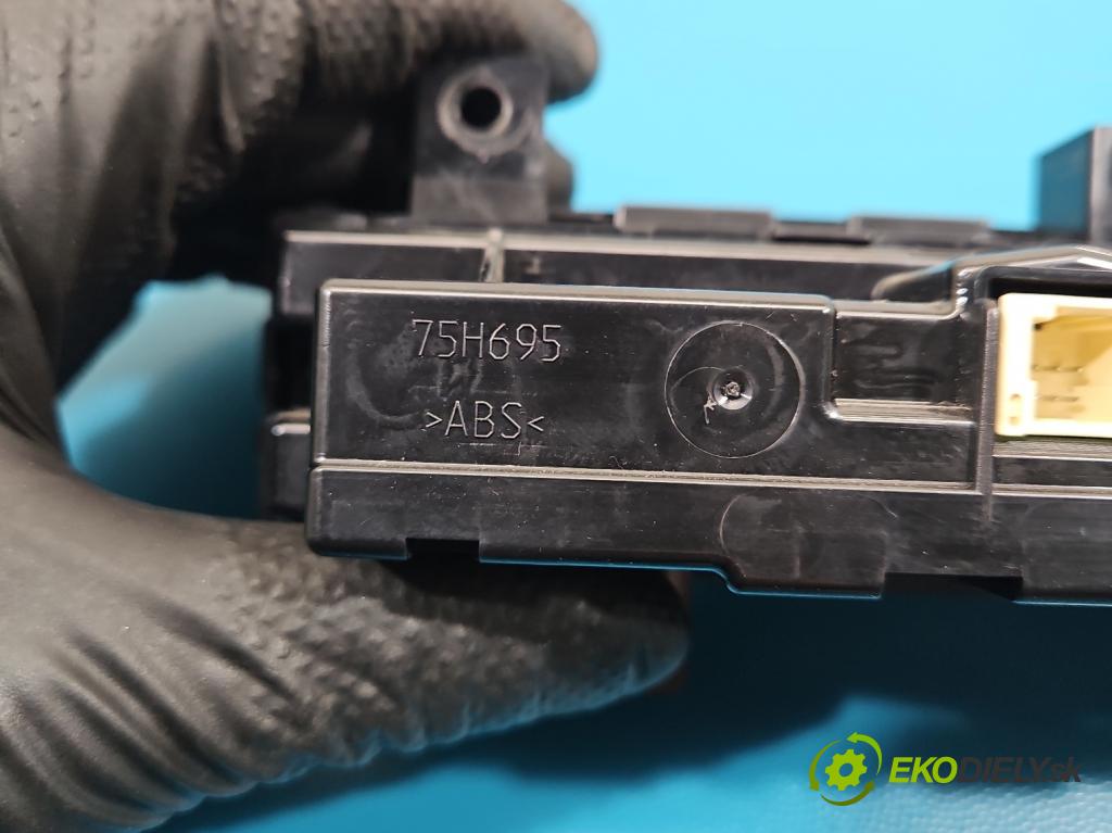 Toyota Auris II 2012-2018 1.8 hybrid 99 hp automatic 73 kW 1798 cm3 5- palubní deska panel topení 75H695