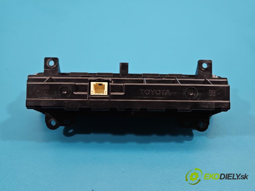 Toyota Auris II 2012-2018 1.8 hybrid 99 hp automatic 73 kW 1798 cm3 5- palubní deska panel topení 75H695
