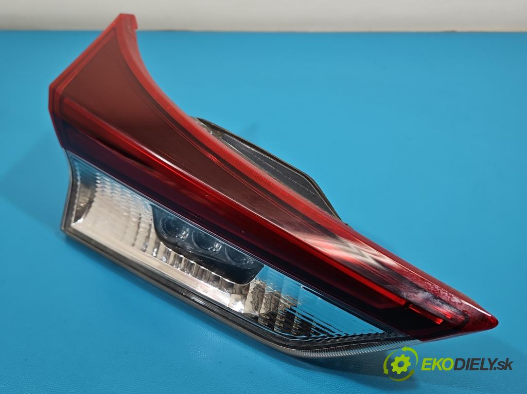 Toyota Auris II 2012-2018 1.8 hybrid 99 hp automatic 73 kW 1798 cm3 5- světlo zadní levé 02-354 (Klika dveří ostatní)