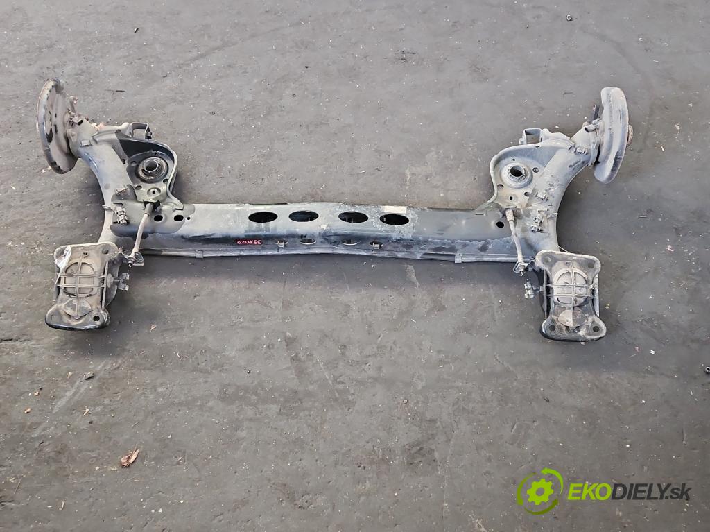 Skoda Scala 2019- 1.0 tsi 114 hp manual 84 kW 999 cm3 5- zadní výztuha  (Zadní výztuha)