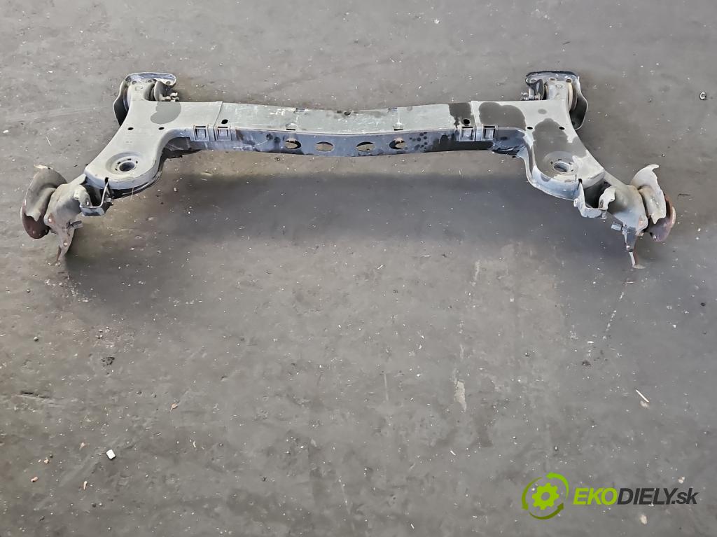 Skoda Scala 2019- 1.0 tsi 114 hp manual 84 kW 999 cm3 5- zadní výztuha  (Zadní výztuha)