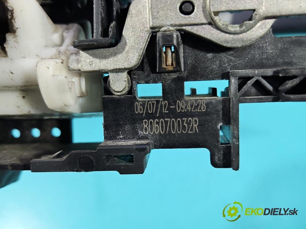 Renault Megane III 2008-2016 1.4 TCE: 131 HP manual 96 kW 1397 cm3 5- rukoväť predné ľavé mimo:  (Kľučka dverí vonkajšia predná ľavá)