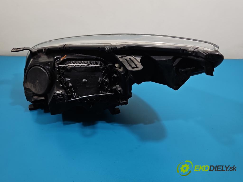 Renault Megane III 2008-2016 1.4 TCE: 131 HP manual 96 kW 1397 cm3 5- Reflektor: pravý 260101010R (Svetlo predné pravé)