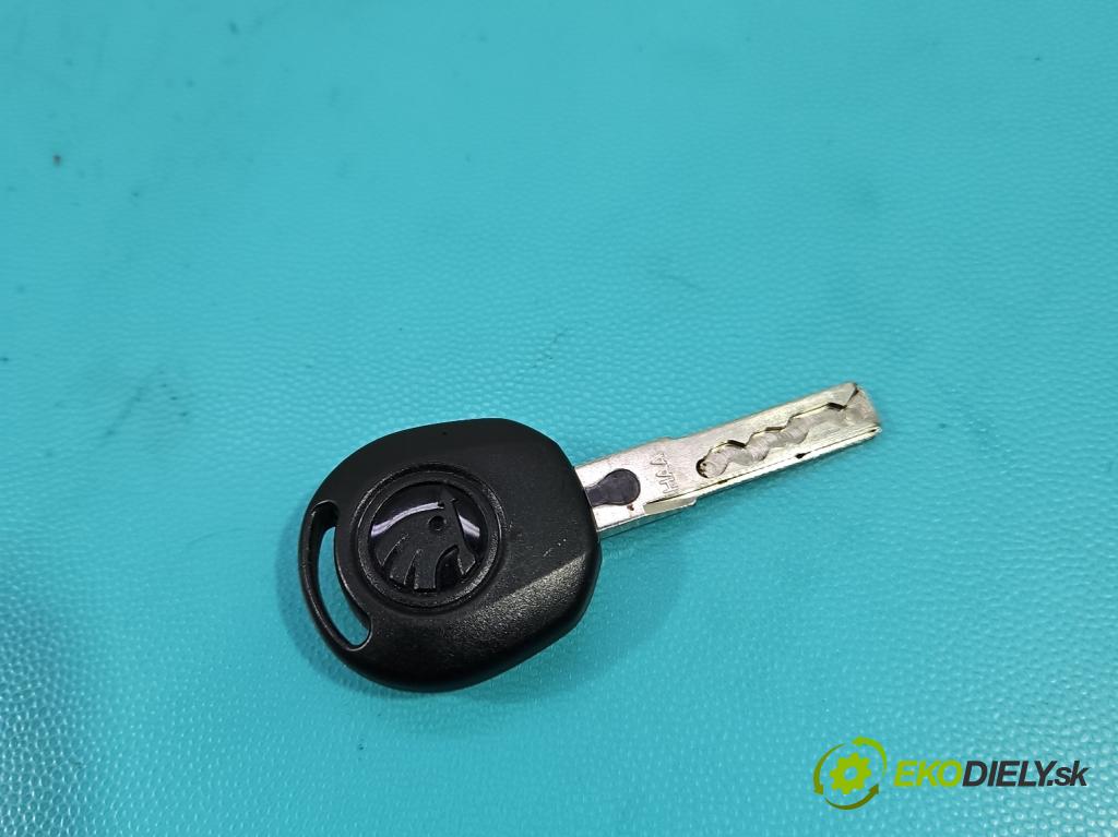 Skoda Citigo 2011-2019 1.0 MPI 60 HP manual 44 kW 999 cm3 5- rukoväť predné ľavé mimo: 5N0837885H (Kľučka dverí vonkajšia predná ľavá)