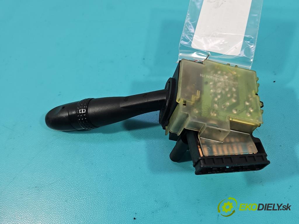 Kia Picanto I 2003-2011 1.1 crdi 75 HP manual 55 kW 1120 cm3 5- prepínač stieračov 75733A (Prepínacie páčky pod volantom)