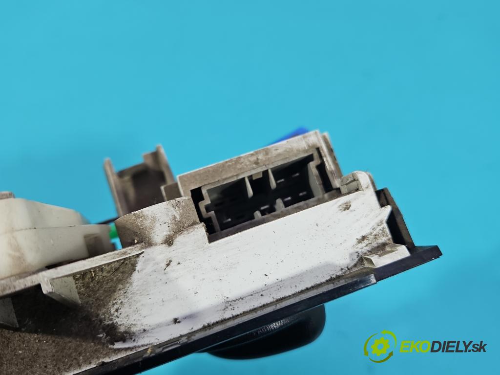 Renault Kangoo I 1998-2008 1.9d 54 HP manual 40 kW 1870 cm3 5- panel kúrenia 79828