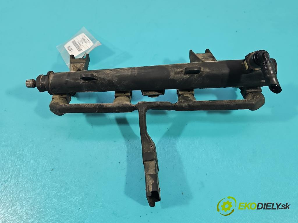 Peugeot 307 1.4 8V 75 HP manual 55 kW 1360 cm3 5- vstrek 01F002A (Vstrekovač paliva)