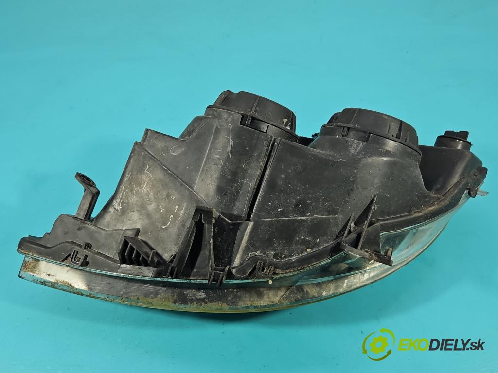 Peugeot 307 1.4 8V 75 HP manual 55 kW 1360 cm3 5- Reflektor: pravý 9634507980 (Svetlo predné pravé)