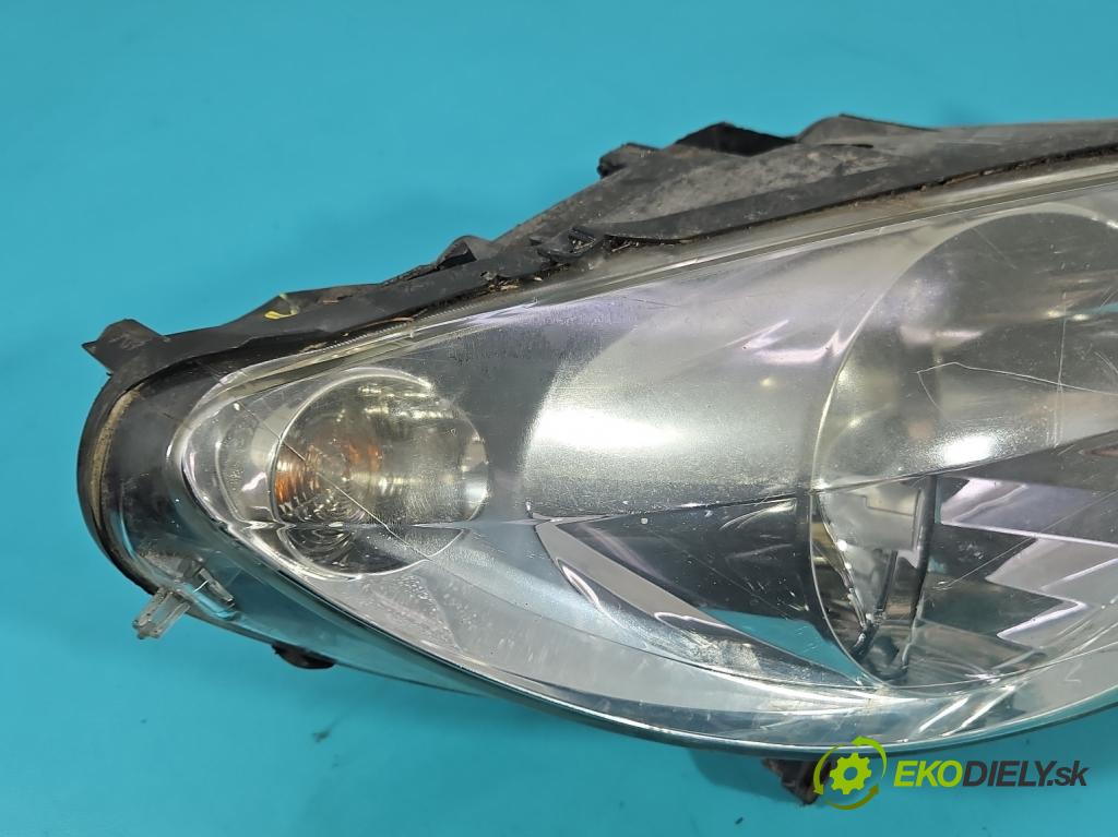 Peugeot 307 1.4 8V 75 HP manual 55 kW 1360 cm3 5- Reflektor: pravý 9634507980 (Svetlo predné pravé)