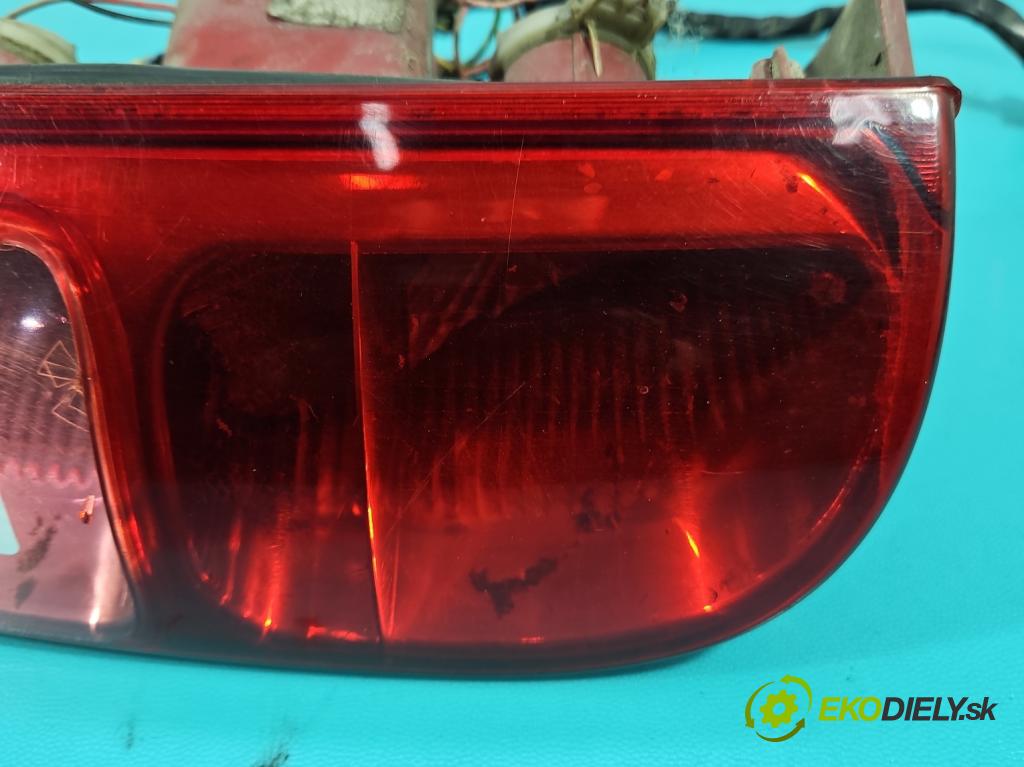 Citroen C8 2002-2014 2.0 hdi 109 HP manual 80 kW 1997 cm3 5- svetlo / reflektor zadné pravé  (Kľučka dverí ostatné)