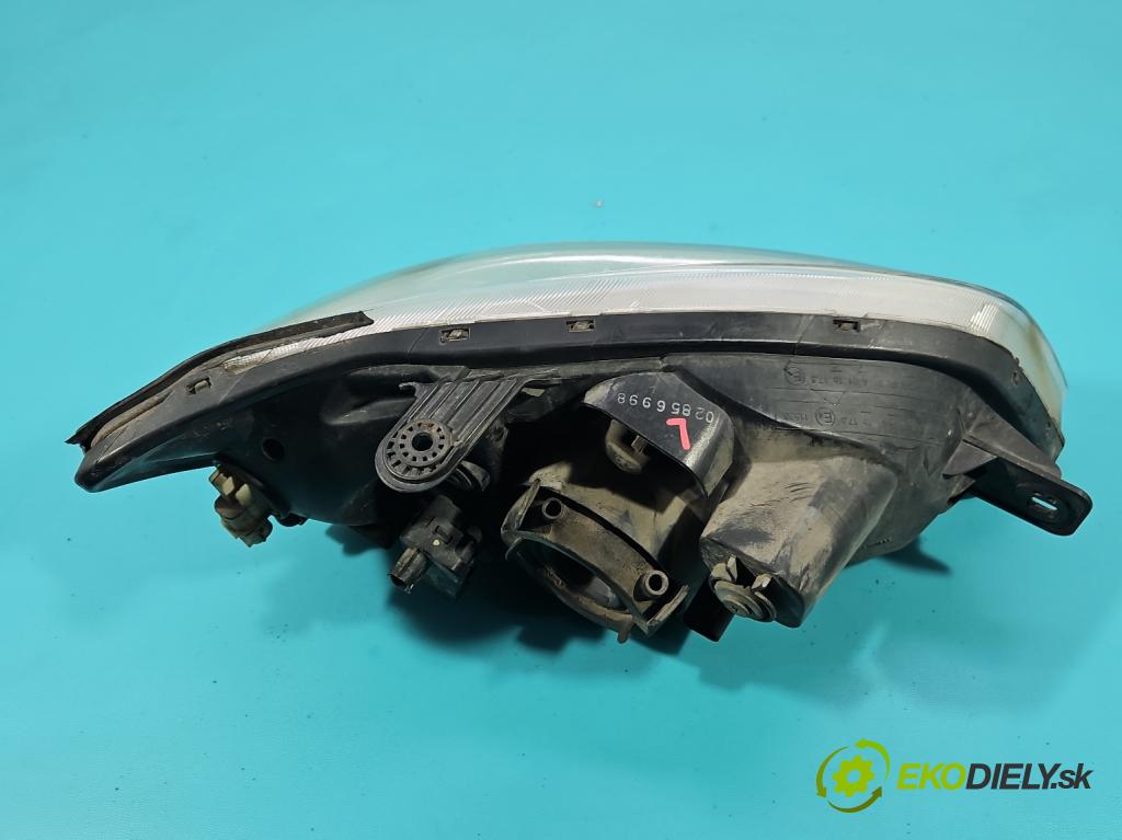 Hyundai Getz 1.5 crdi 82 HP manual 60 kW 1499 cm3 5- Reflektor: ľavý  (Kľučka dverí ostatné)