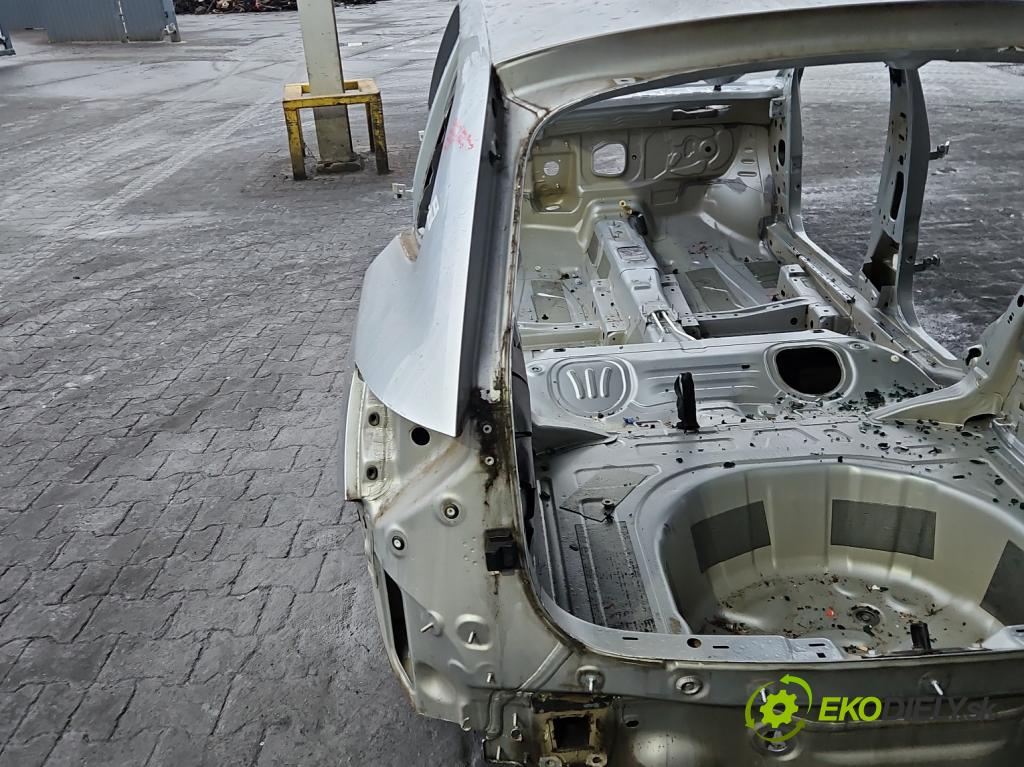 Skoda Scala 2019- 1.0 tsi 114 HP manual 84 kW 999 cm3 5- blatník zadné ľavý