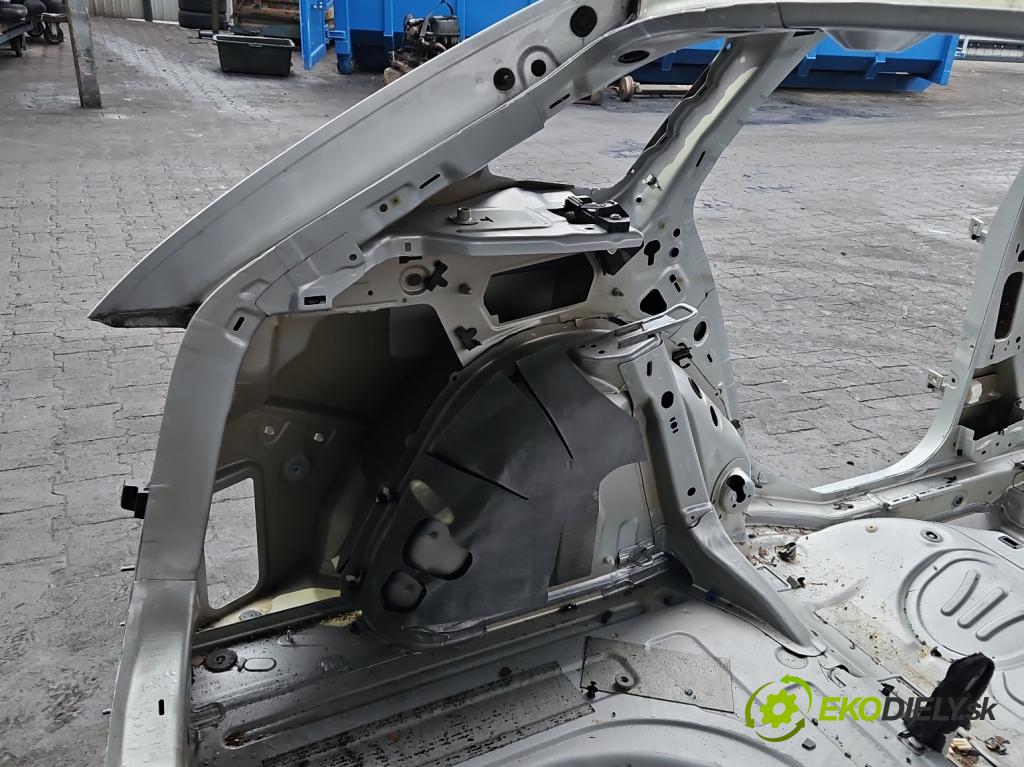 Skoda Scala 2019- 1.0 tsi 114 HP manual 84 kW 999 cm3 5- blatník zadné ľavý