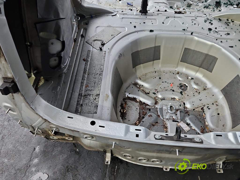 Skoda Scala 2019- 1.0 tsi 114 hp manual 84 kW 999 cm3 5- stěna zadní