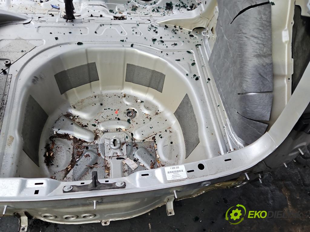 Skoda Scala 2019- 1.0 tsi 114 hp manual 84 kW 999 cm3 5- stěna zadní