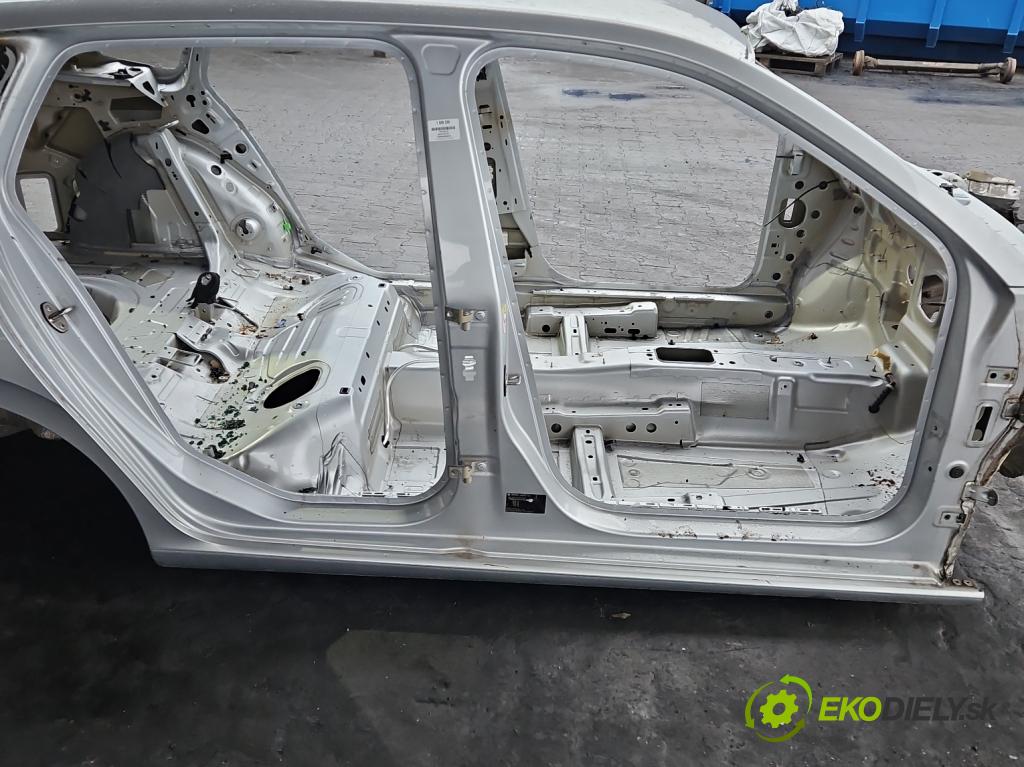 Skoda Scala 2019- 1.0 tsi 114 hp manual 84 kW 999 cm3 5- práh pravý  (Karoserie ostatní)