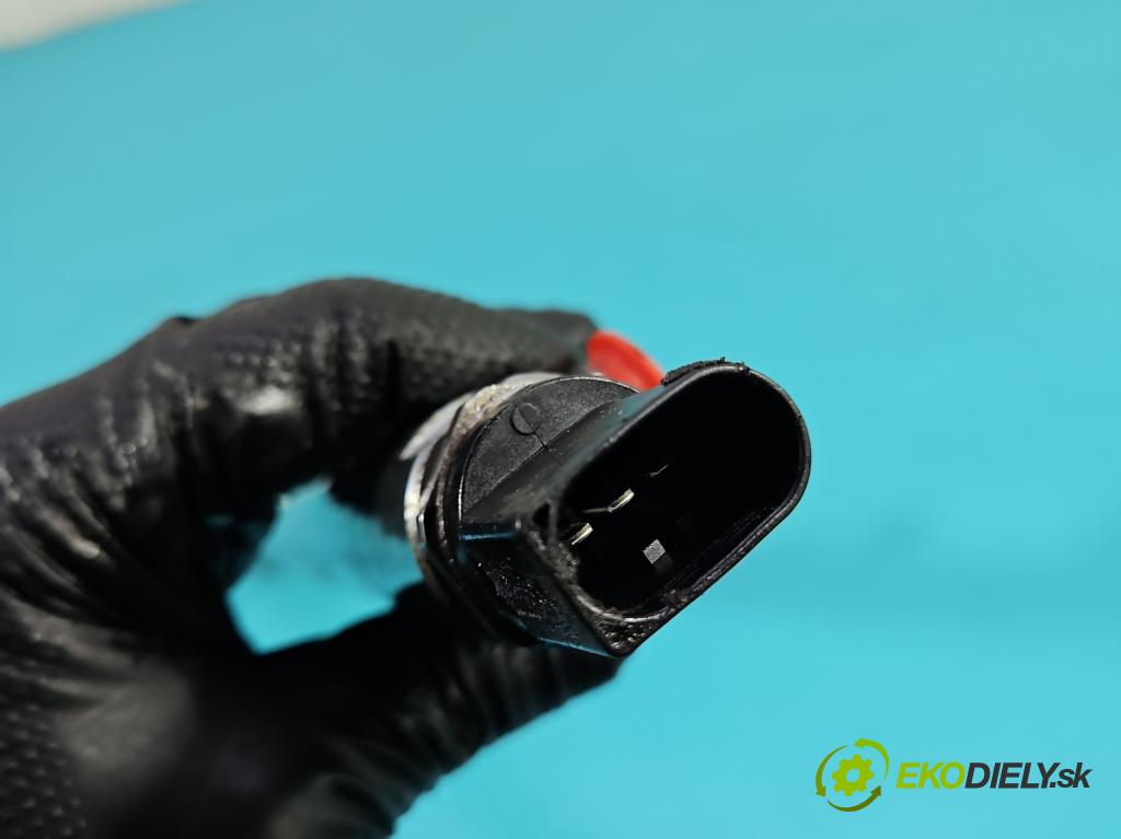 Bmw X5 F15 2013-2018 3.0d 258 HP automatic 190 kW 2993 cm3 5- lišta vstrekovacia 0445216036 (Vstrekovacia lišta)