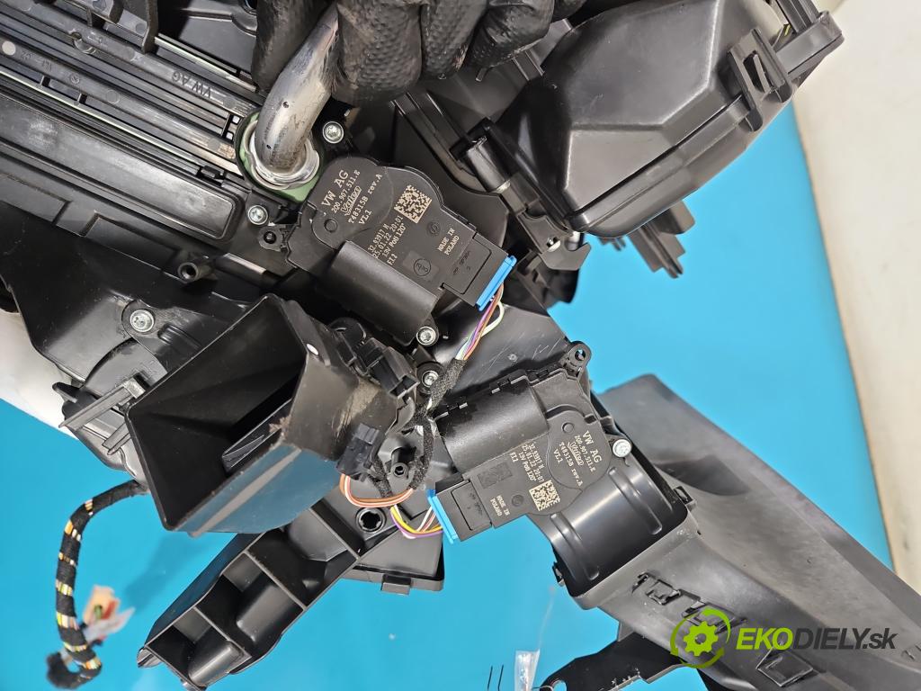 Skoda Scala 2019- 1.0 tsi 114 hp manual 84 kW 999 cm3 5- radiátor 2G1819152A (Radiátor topení)