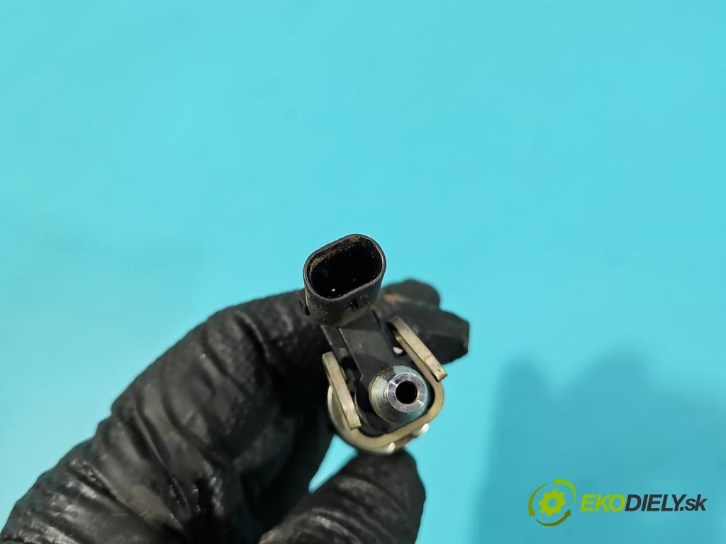 Skoda Scala 2019- 1.0 tsi 114 HP manual 84 kW 999 cm3 5- vstrek 0261500443 (Vstrekovač paliva)