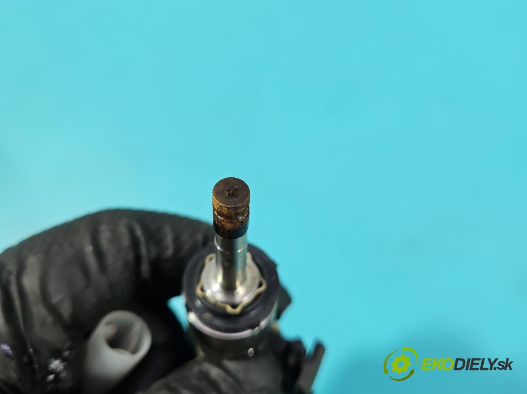 Skoda Scala 2019- 1.0 tsi 114 HP manual 84 kW 999 cm3 5- vstrek 0261500443 (Vstrekovač paliva)