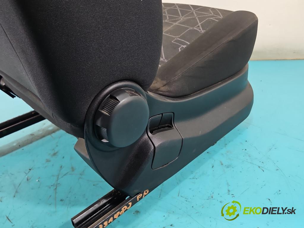 Fiat Fiorino III 2007- 1.3 jtd 75 HP manual 55 kW 1248 cm3 5- Sedačka pravý  (Sedadlo)