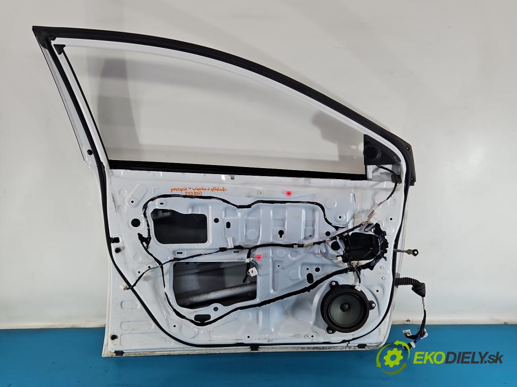 Toyota Auris II 2012-2018 1.8 hybrid 99 HP automatic 73 kW 1798 cm3 5- dvere predné ľavé  (Kľučka dverí ostatné)