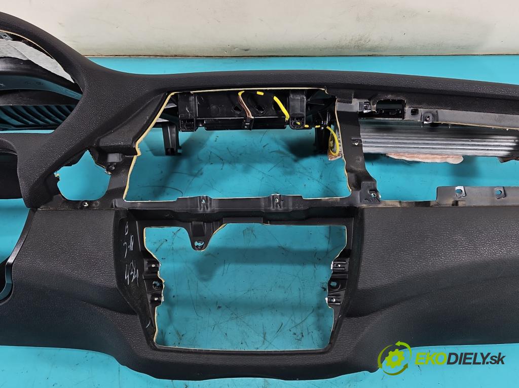 Bmw X6 E71 2007–2014 3.0d 306KM automatic 225 kW 2993 cm3 5- kokpit,přistrojova deska