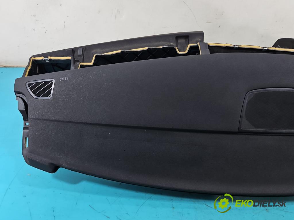 Bmw X6 E71 2007–2014 3.0d 306KM automatic 225 kW 2993 cm3 5- kokpit,přistrojova deska