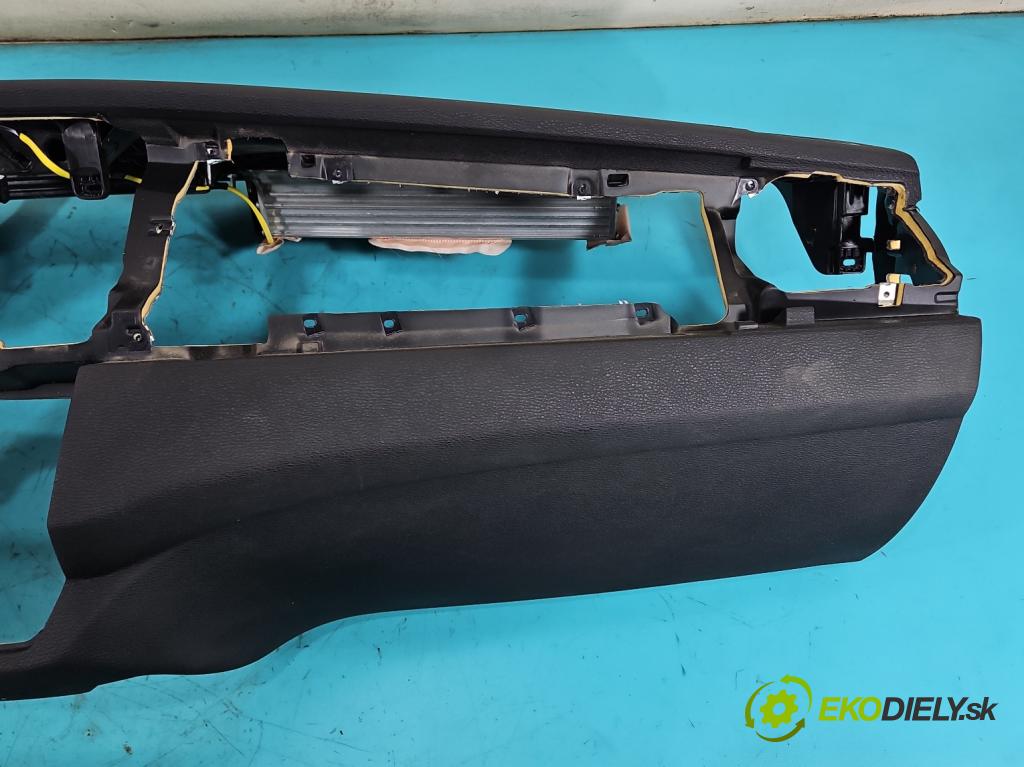 Bmw X6 E71 2007–2014 3.0d 306KM automatic 225 kW 2993 cm3 5- kokpit,přistrojova deska