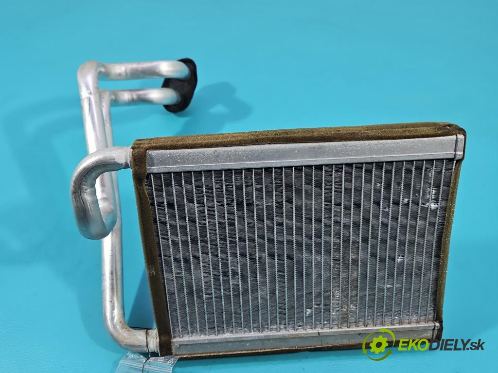 Kia Sportage III 2010-2015 1.6 GDI 135 hp manual 99 kW 1591 cm3 5- radiátor  (Radiátor topení)