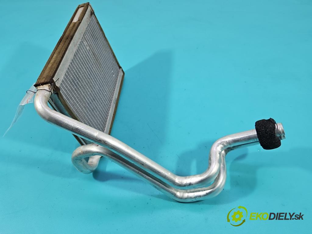 Kia Sportage III 2010-2015 1.6 GDI 135 hp manual 99 kW 1591 cm3 5- radiátor  (Radiátor topení)