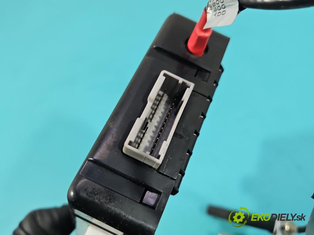 Kia Sportage III 2010-2015 1.6 GDI 135 HP manual 99 kW 1591 cm3 5- riadiaca jednotka ostatné 95400-3U121