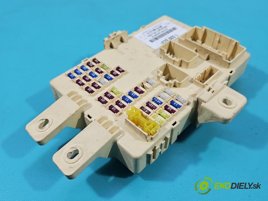 Kia Sportage III 2010-2015 1.6 GDI 135 HP manual 99 kW 1591 cm3 5- skrinka poistka 91950-3W030 (Poistková skrinka)