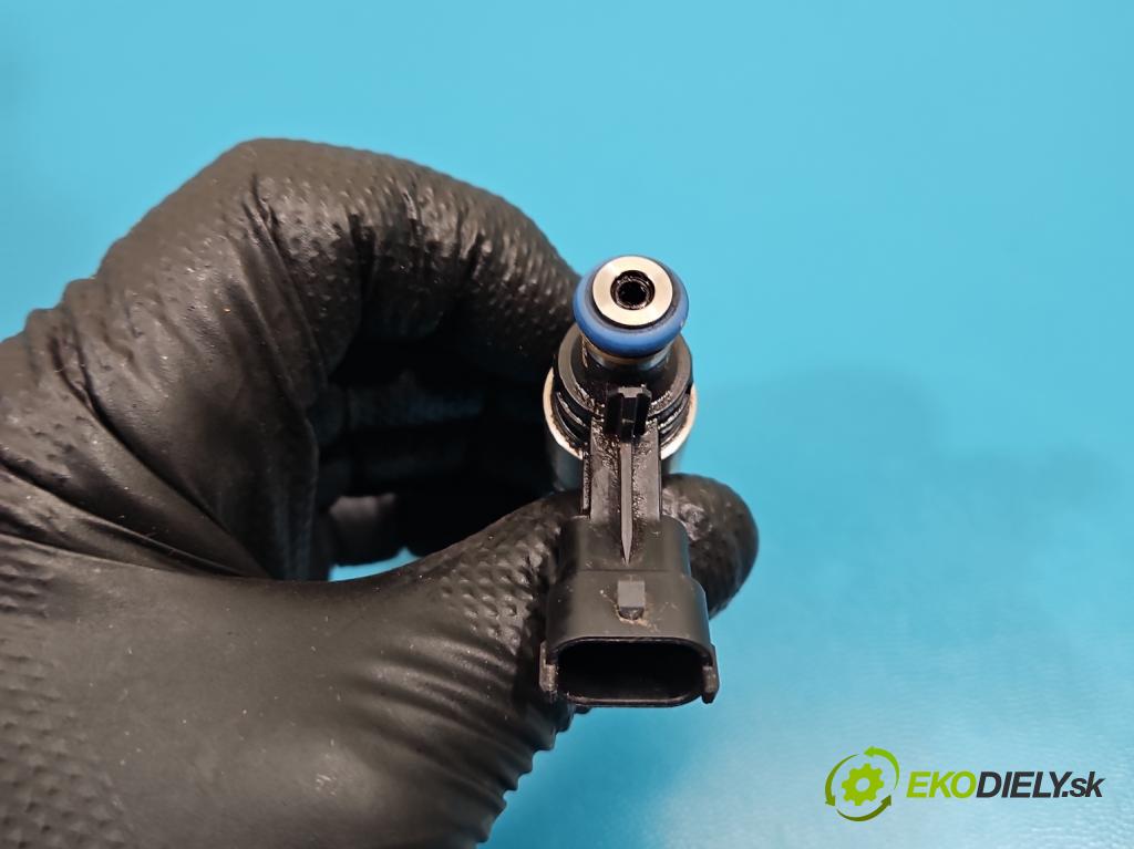 Kia Sportage III 2010-2015 1.6 GDI 135 HP manual 99 kW 1591 cm3 5- vstrek 35310-2B110 (Vstrekovač paliva)