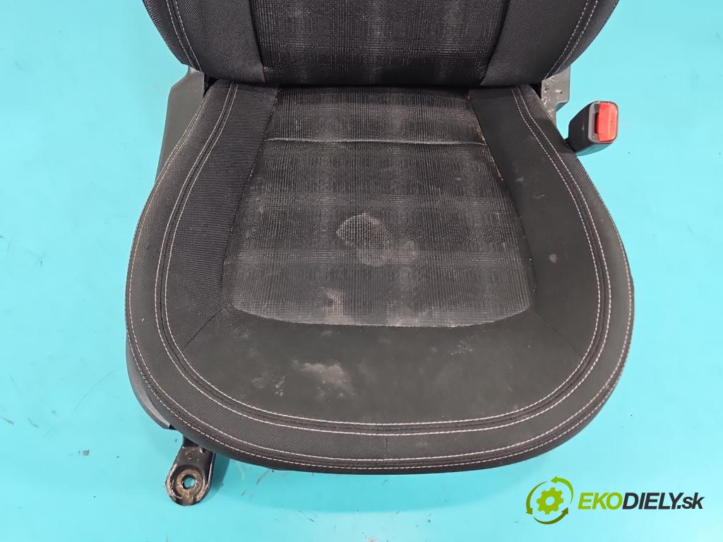 Kia Sportage III 2010-2015 1.6 GDI 135 HP manual 99 kW 1591 cm3 5- Sedačka pravý  (Sedadlo)