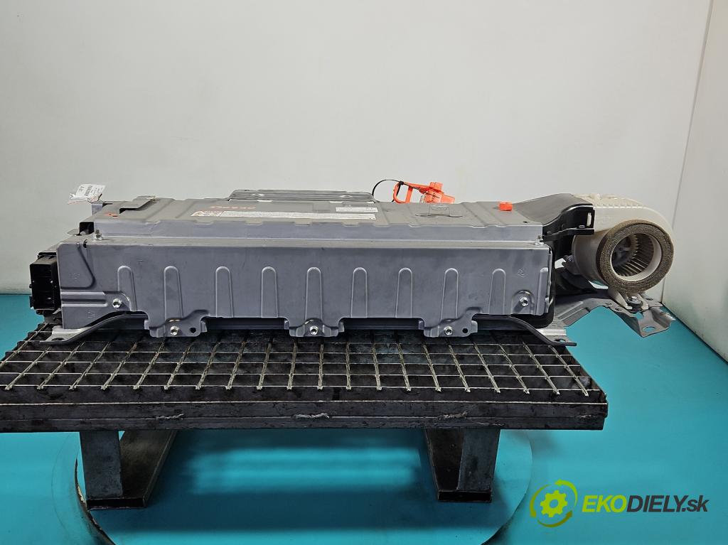 Toyota Auris II 2012-2018 1.8 hybrid 99 HP automatic 73 kW 1798 cm3 5- batéria G9280-12020