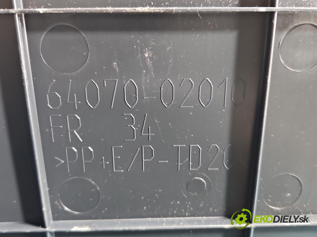 Toyota Auris II 2012-2018 1.8 hybrid 99 HP automatic 73 kW 1798 cm3 5- koberec do auta kufra: 58410-02020