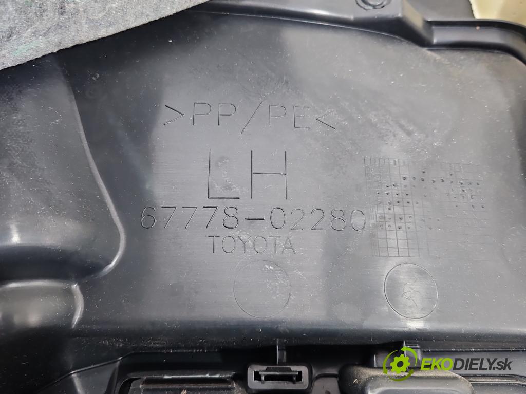 Toyota Auris II 2012-2018 1.8 hybrid 99 HP automatic 73 kW 1798 cm3 5- Čalounictví: dvere predné ľavé