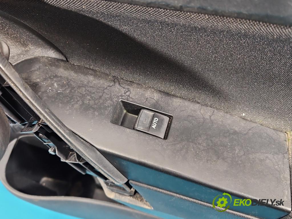 Toyota Auris II 2012-2018 1.8 hybrid 99 HP automatic 73 kW 1798 cm3 5- Čalounictví: dvere predné pravé 67777-02300