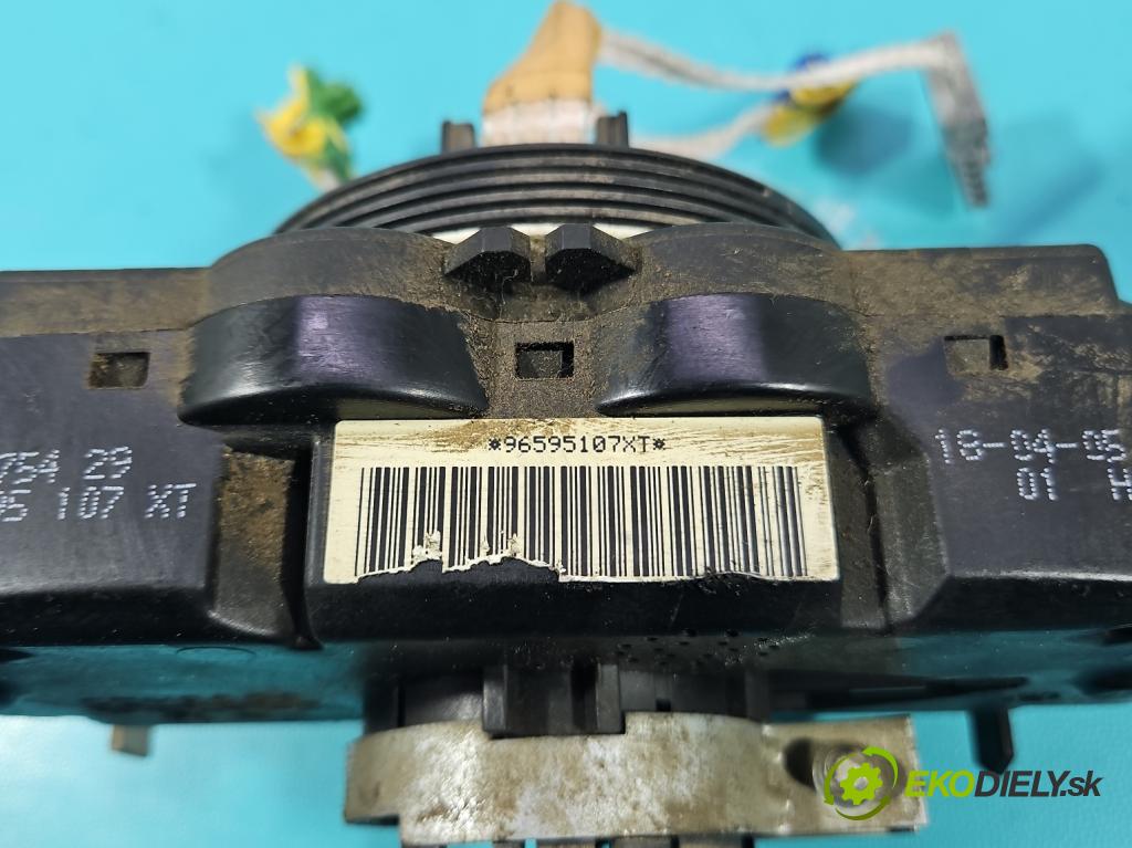 Peugeot 206 1.4 hdi 68 HP manual 50 kW 1398 cm3 5- prepínač komplex: 96595107XT (Prepínacie páčky pod volantom)