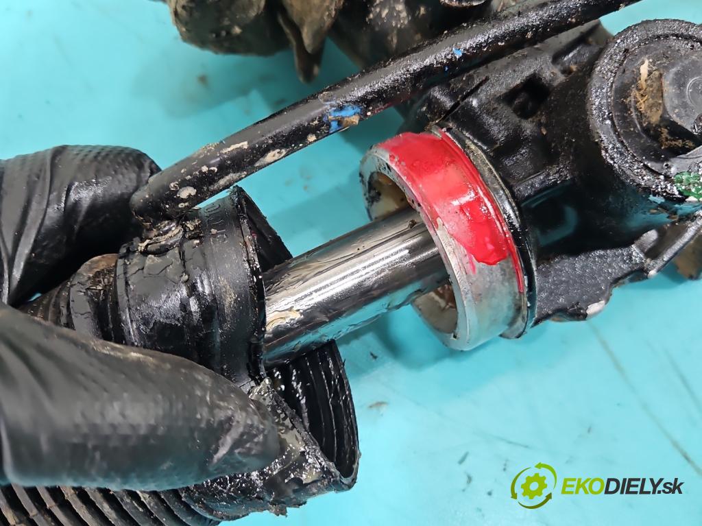 Peugeot 206 1.4 hdi 68 HP manual 50 kW 1398 cm3 5- Ozubené kolo: volant