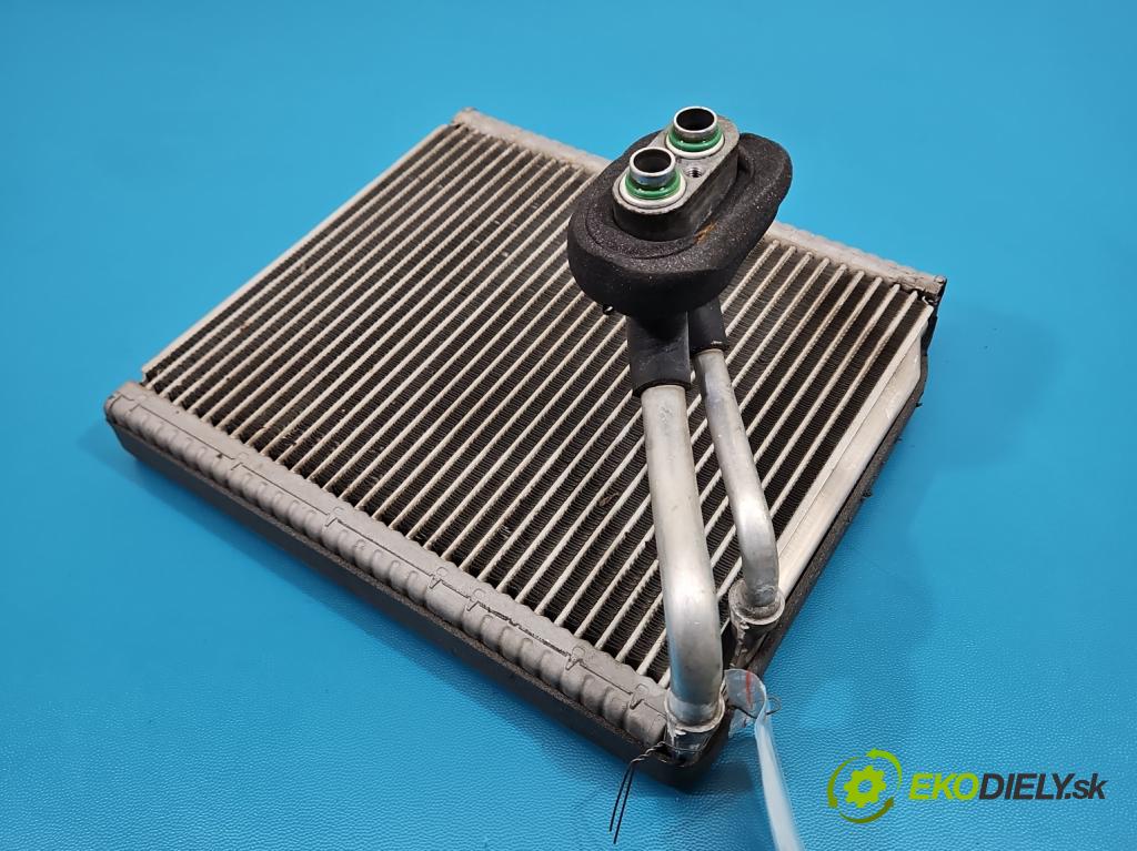 Kia Sportage III 2010-2015 1.6 GDI 135 hp manual 99 kW 1591 cm3 5- radiátor  (Radiátor topení)