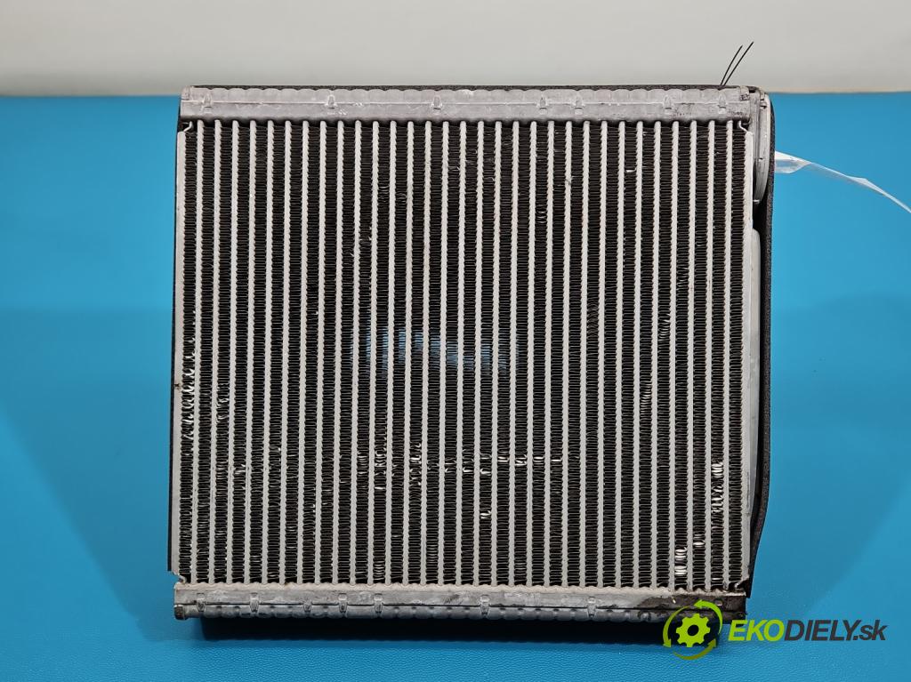 Kia Sportage III 2010-2015 1.6 GDI 135 hp manual 99 kW 1591 cm3 5- radiátor  (Radiátor topení)