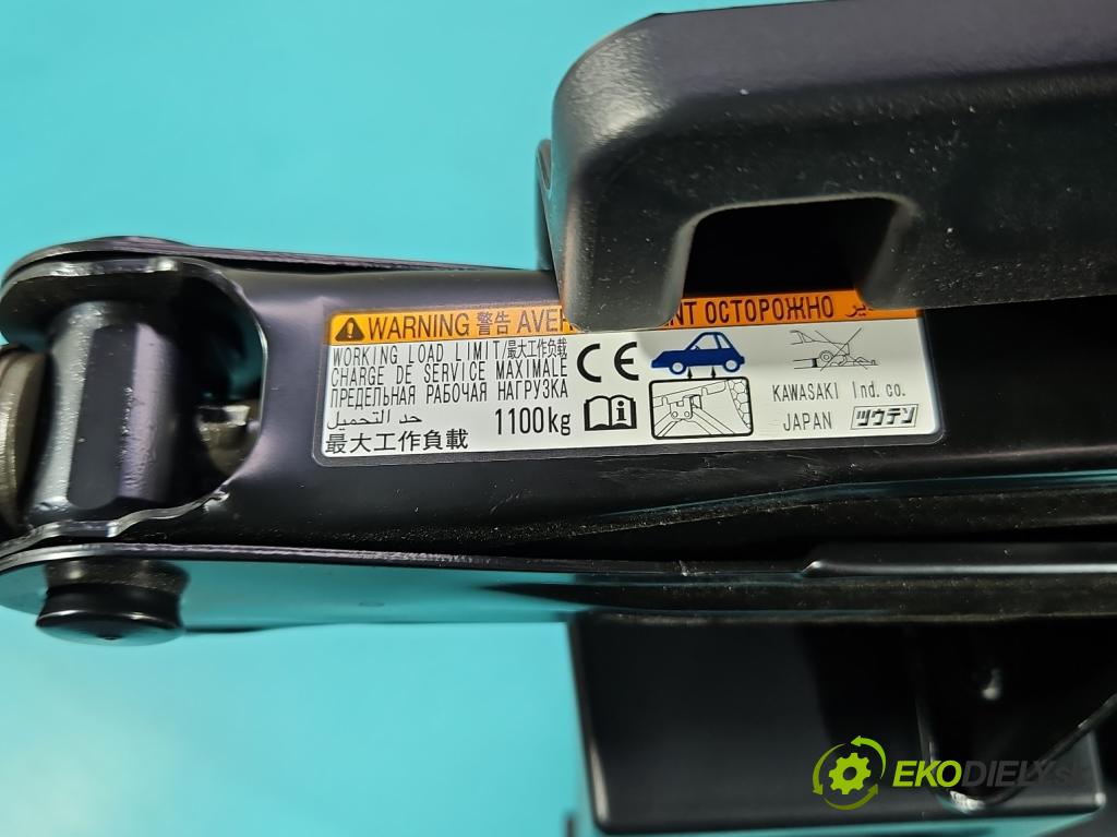 Lexus CT 2010-2022 1.8 VVTI 99 HP automatic 73 kW 1798 cm3 5- mechanizmus okna automobilovy 64777-76010