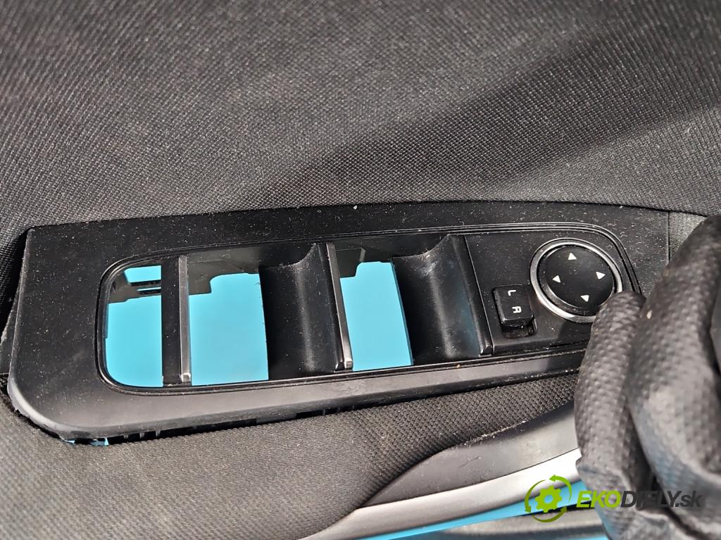 Kia Ceed III 2018- 1.5 160 HP automatic 117.5 kW 1482 cm3 5- Čalounictví: dvere predné ľavé