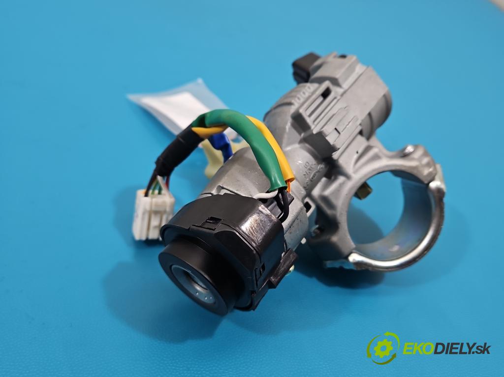 Kia Ceed III 2018- 1.5 160 HP automatic 117.5 kW 1482 cm3 5- Spínačka  (Spínacia skrinka)