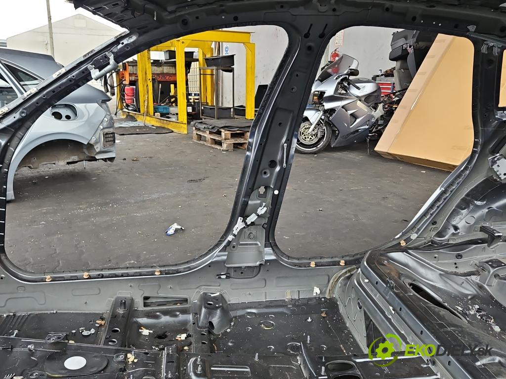 Bmw 3 F34 2013-2020 2.0d 190 hp automatic 140 kW 1999 cm3 5- práh pravý  (Karoserie ostatní)