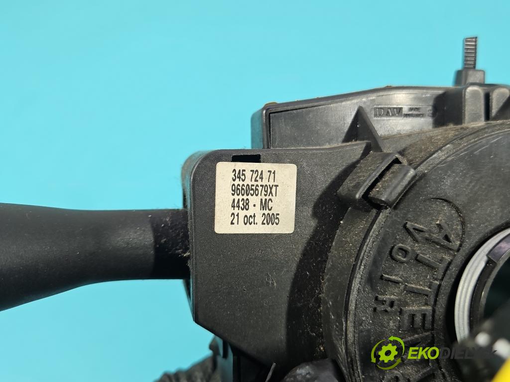 Peugeot 206 1.4 hdi 68 HP manual 50 kW 1398 cm3 5- prepínač komplex: 96605679XT (Prepínacie páčky pod volantom)